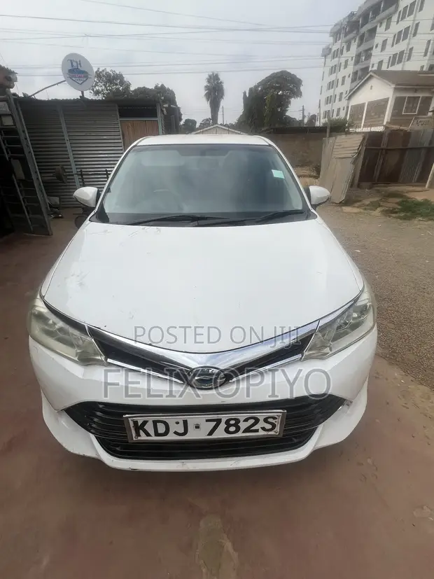Toyota Axio 2016 Nyeupe - 1