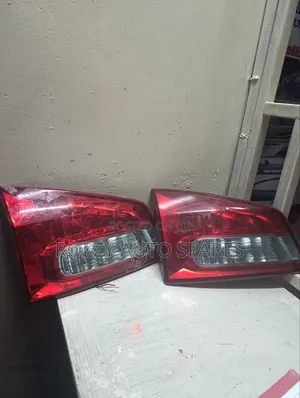 Taa za Boot za Nissan Y12 (Zilizotumika)
