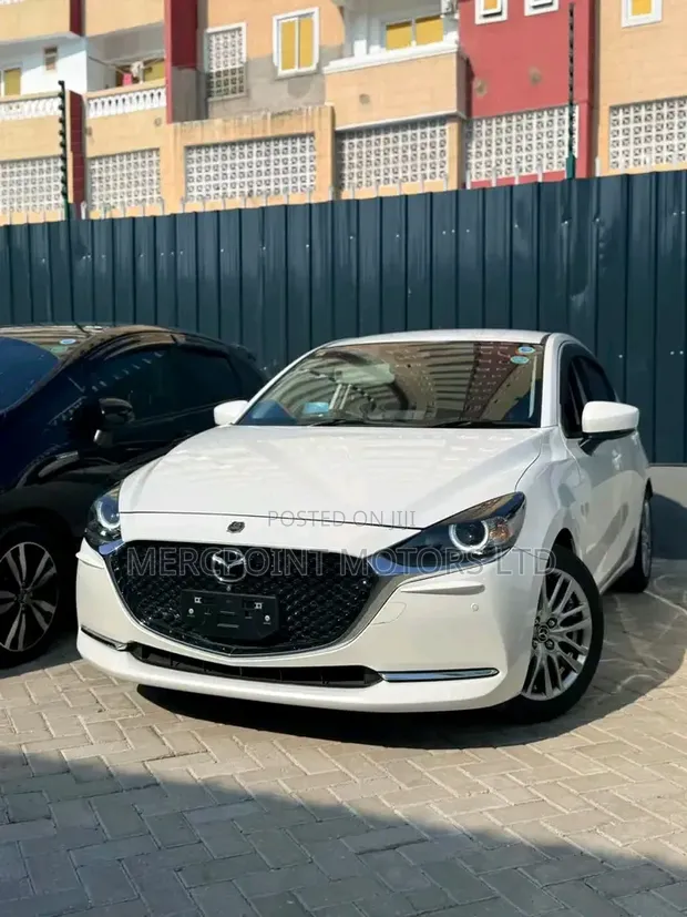 Mazda 2 2019 White - 1