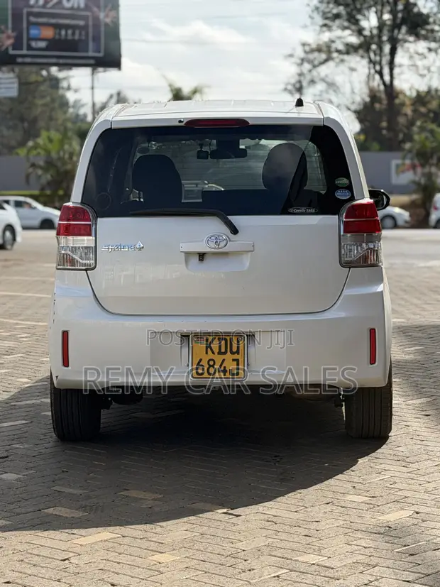 Toyota Spade 2019 White - 1