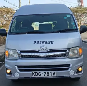 Toyota HiAce 9L 2014 Grey