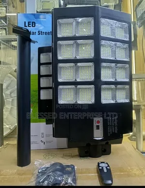 2000 Watt Solar Street Light
