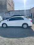 Toyota Axio 2009 Nyeupe - 2