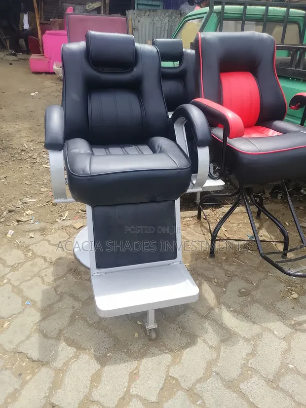 Barber Chair / Salon Chair - 1
