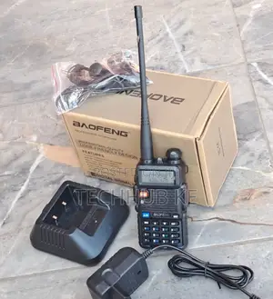 Redio ya Baofeng UV-5R Dual Display 5W Amateur
