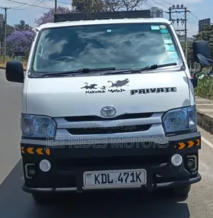 Toyota HiAce 7L Tour Van 2015