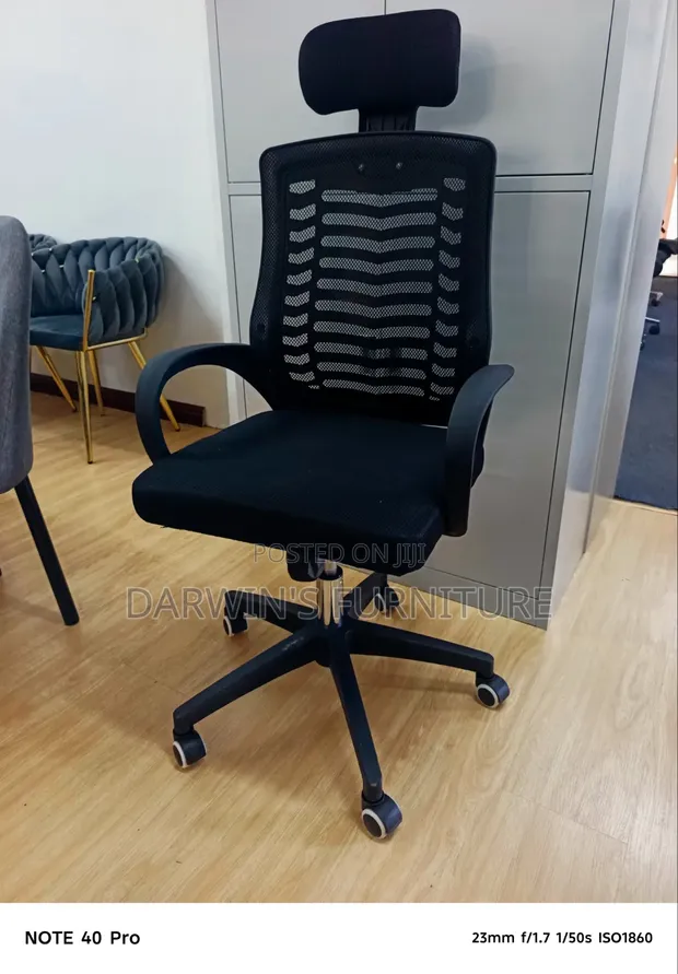 Boss Office Products Headrest Chair - 1