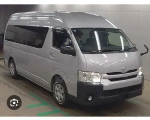 Bonnet ya Toyota Hiace 9L - Imetumika