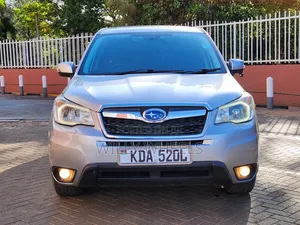 Subaru Forester 2013 Nyeupe