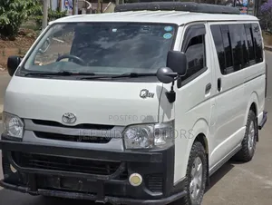 Toyota HiAce 7L Tours Van 2015