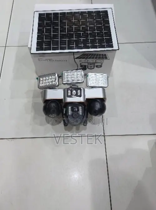 V380 Pro VTS30 4G Solar Security Camera with Floodlights - 1