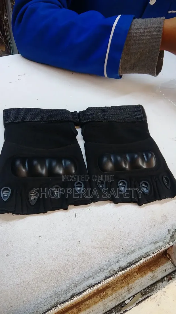 Black Half-Finger Tactical Gloves - 1