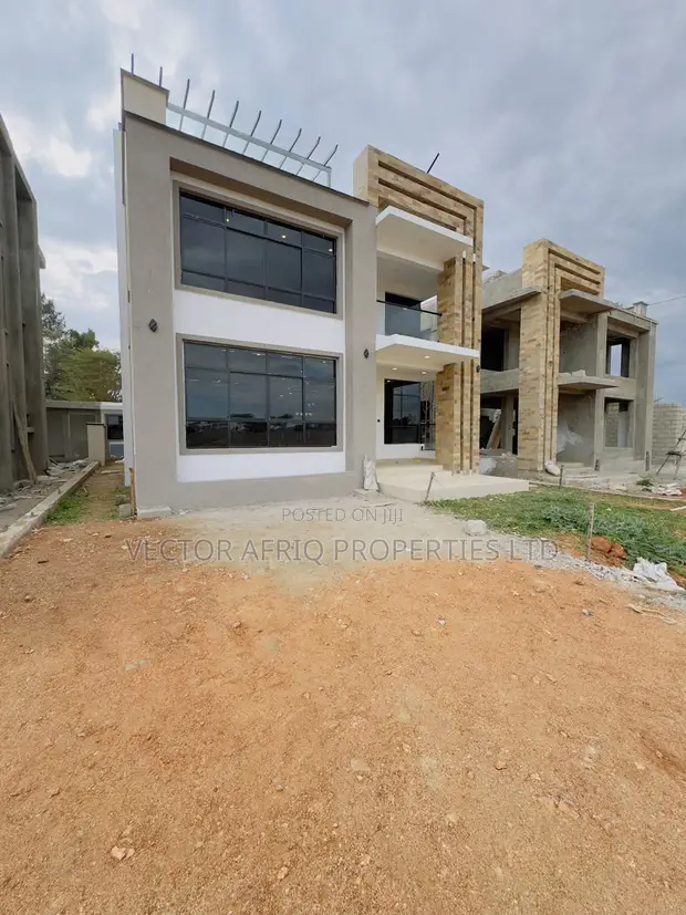 5-Bedroom All-Ensuite Villas with DSQ in Kitengela - 1