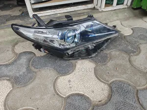 Toyota Auris 2014 Xenon Headlight (Used)