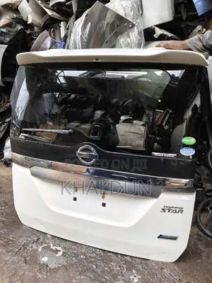 Nissan Serena C27 Tailgate/Boot