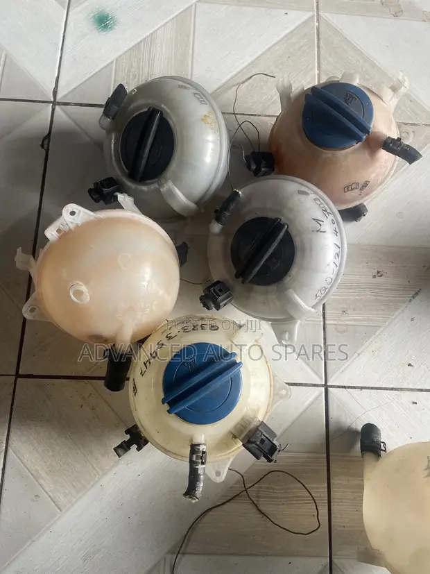 VW Golf Coolant Tank - 1