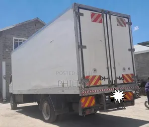 Mitsubishi Fuso Refrigerator Truck 2006