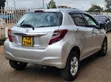 Toyota Vitz 2015 Nyeupe - 4