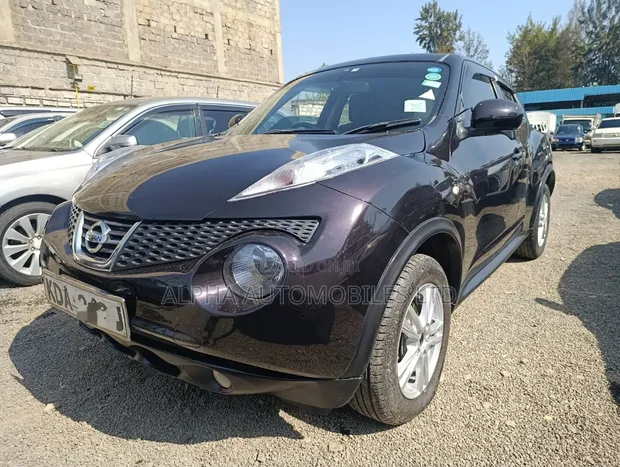 Nissan Juke 2013 Beige - 1