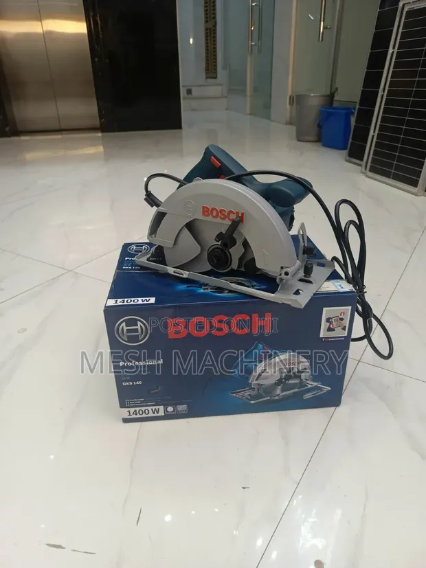 Bosch 140 Professional Mkono Circular Saw - 1