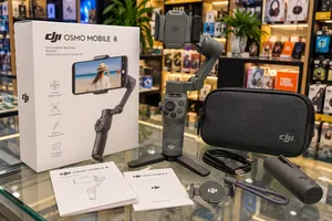 DJI Osmo Mobile 8 Gimbal ya Smartphone