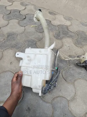 Chupa ya Washer ya Toyota Harrier 240 - Imetumika