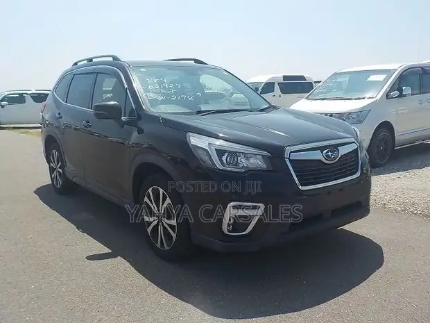 Subaru Forester 2019 Nyeusi - 1