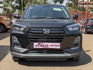 Daihatsu Rocky 2020 Nyeusi