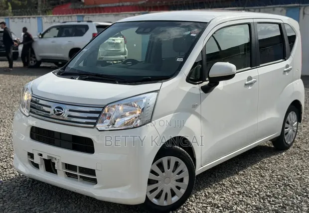 Daihatsu Move 2019 White - 1