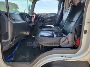 Isuzu FRR Lori Rigid - Blue Power
