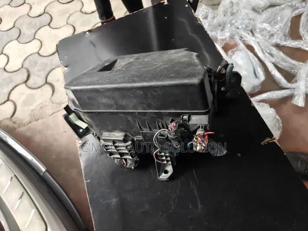Fuse Box ya Toyota Premio 2015 - 1