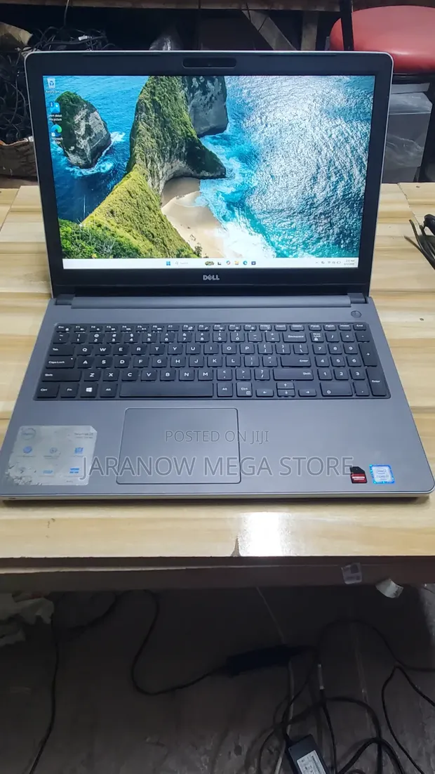 Dell Inspiron 5559 Laptop: Intel Core i7, 8GB RAM, 256GB SSD - 1