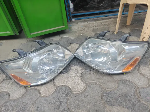 Toyota Noah 2005 Headlights (Non-Xenon) - Each - 1