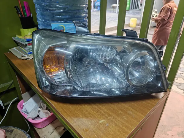 Toyota Kluger 2005 Xenon Headlight - I tumika - 1