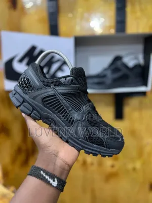 Viatu vya Nike Vomero 5