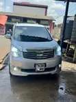 Toyota Noah 2.0 FWD (8 Seater) 2014 Silver - 2
