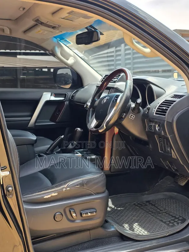 Toyota Land Cruiser Prado 2014 Nyeusi - 1
