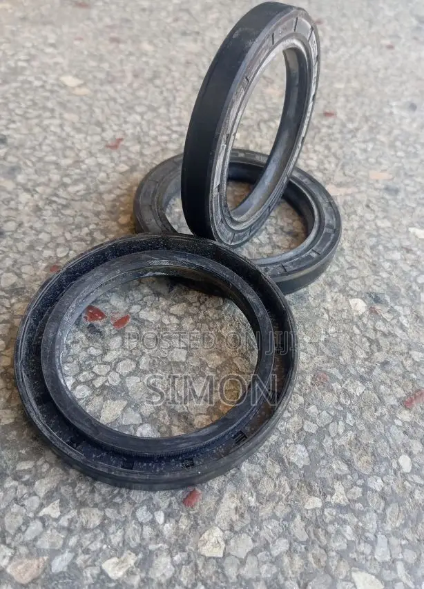 Oil Seal kwa Nissan E24 TD27 QD32 - 1