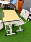 Set ya Dawati na Kiti cha Mwanafunzi Kinachoweza Kurekebishwa - 1