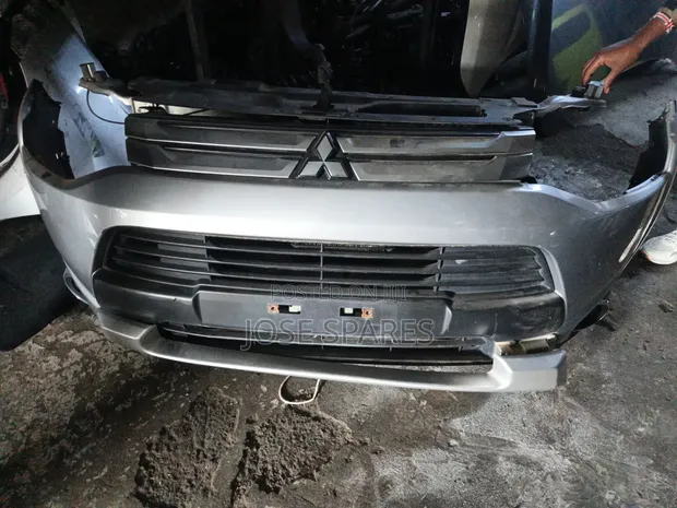 Mitsubishi Outlander 2014 Nosecut - 1
