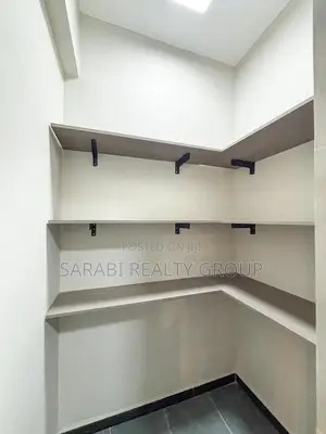 Apartment ya Vyumba 4 vya Kulala Valley Arcade Inauzwa