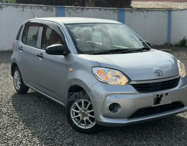 Toyota Passo 2019 Silver - 1