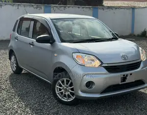 Toyota Passo 2019 Silver