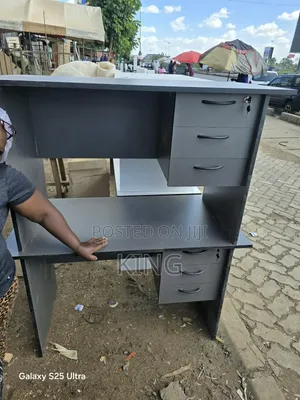 Executive Desk na Pedestal ya Droo 3 | Mpya Kabisa