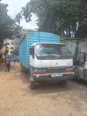 Mitsubishi FH Box Truck