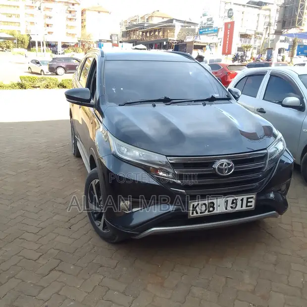 Toyota Rush 2020 Nyeusi - 1