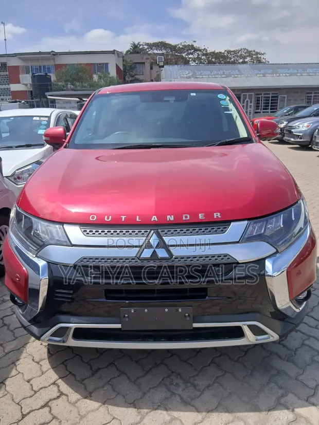 Mitsubishi Outlander 2019 Nyeusi - 1