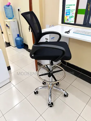 Kiti cha Ofisi cha Juu Kinachoweza Kurekebishwa chenye Msaada wa Miguu - Nyeusi