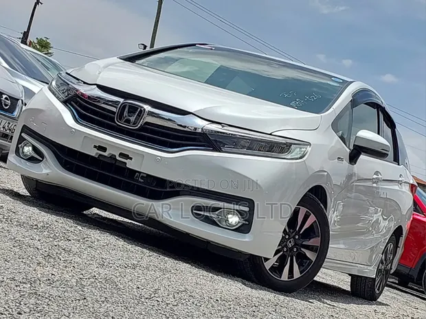 Honda Fit Shuttle 2019 Hybrid Pearl - 1