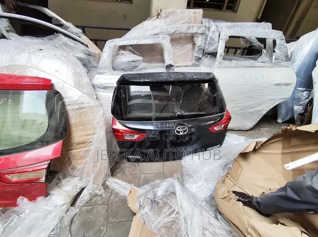 Toyota Auris 2014 Boot - 1